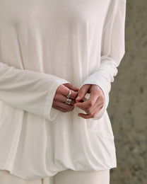 TWIST HEM LONG SLEEVE TEE