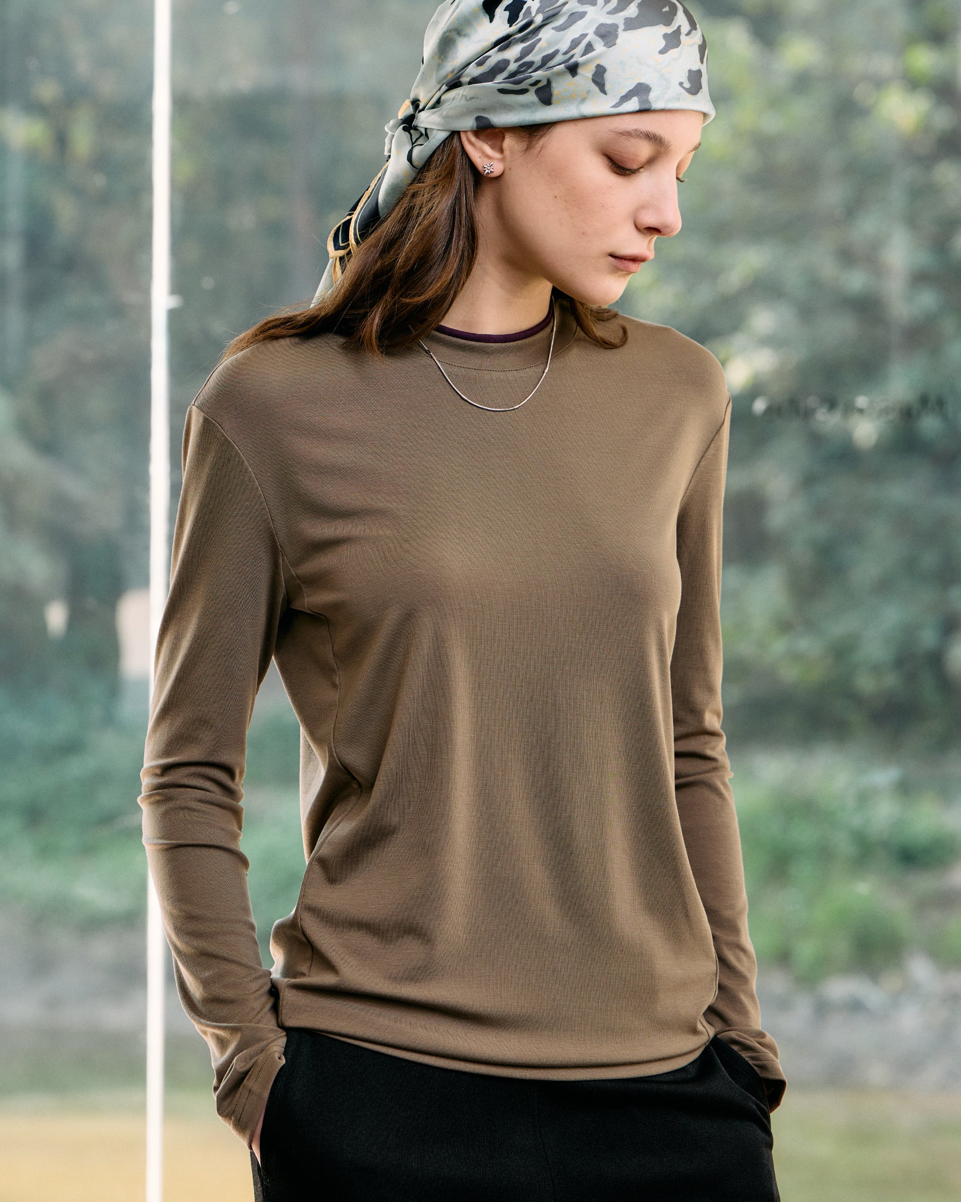 DOUBLE-COLLAR BASIC LAYERING TOP