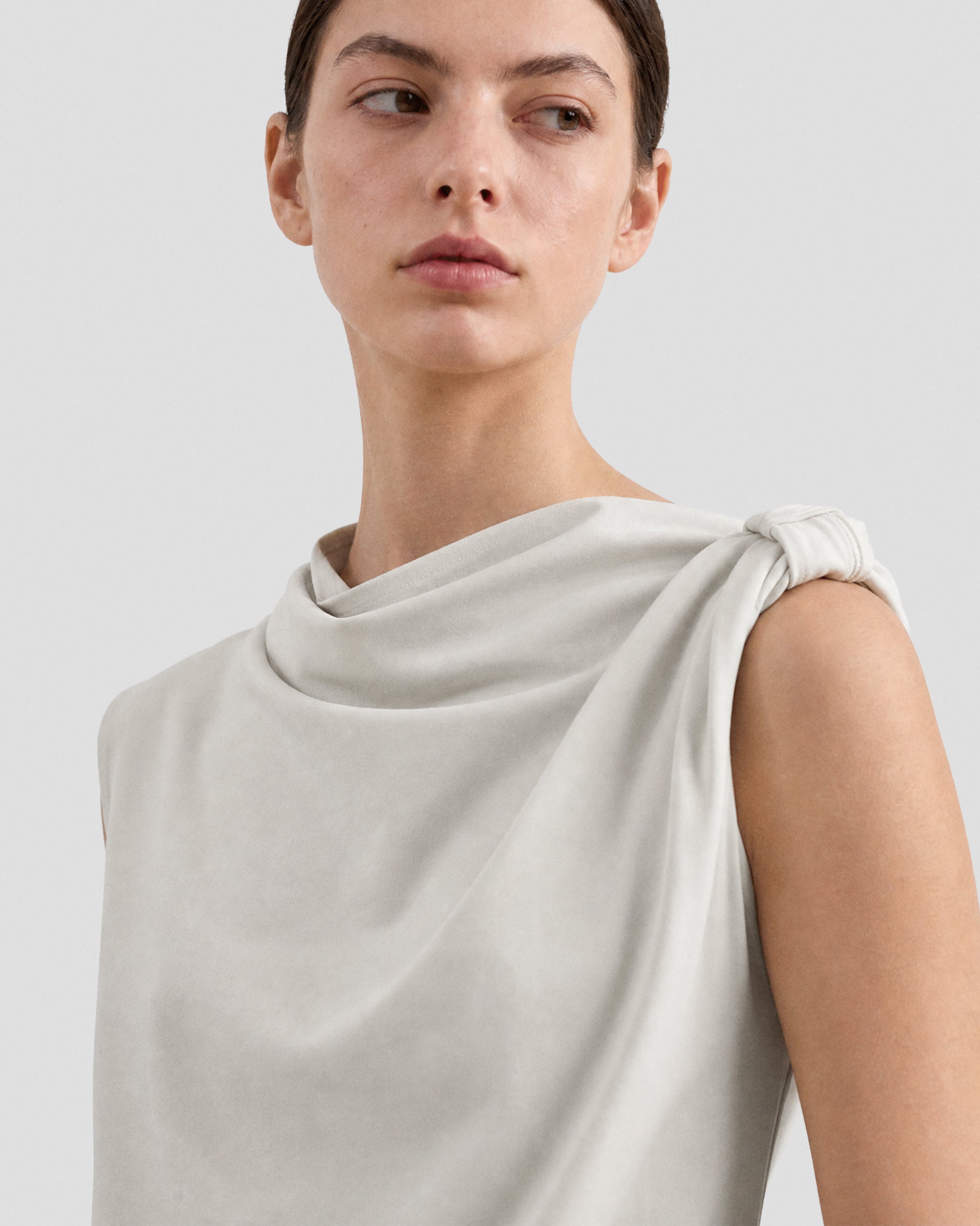 TWIST SLIT-HEM TANK
