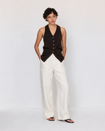 TWIST-BACK BUTTON-FRONT TANK TOP