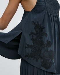 CRINKLE EMBROIDERED FLARE CAMI