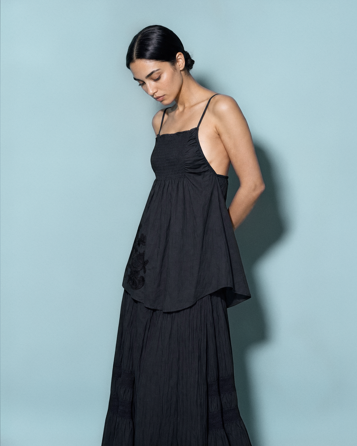 CRINKLE EMBROIDERED FLARE CAMI