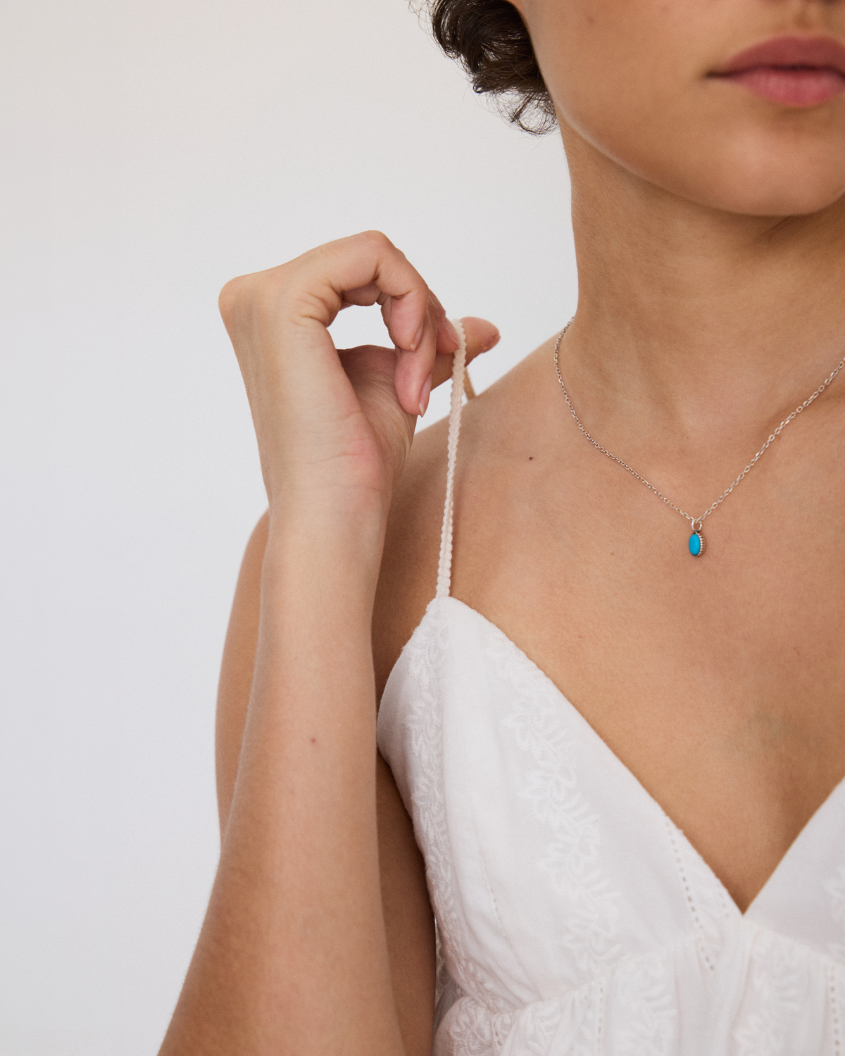 EMBROIDERED BUBBLE TIE-STRAP CAMI