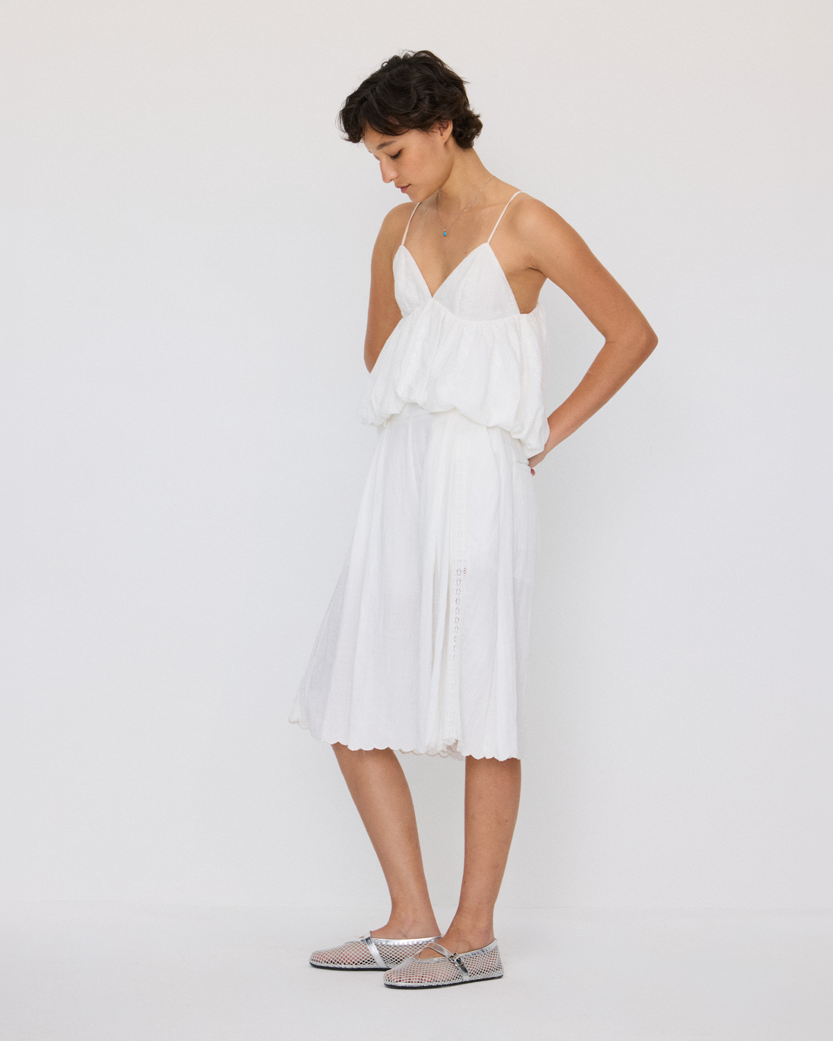 EMBROIDERED BUBBLE TIE-STRAP CAMI