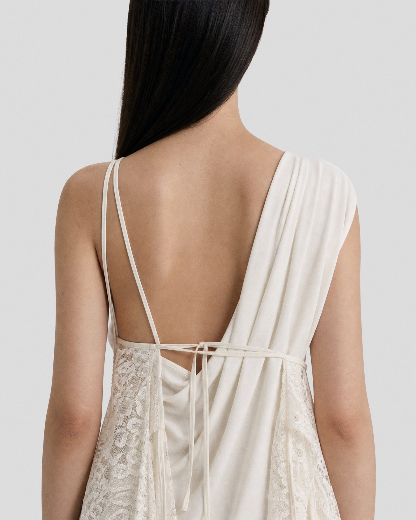 FLORAL CUTOUT TASSEL STRAP APRON