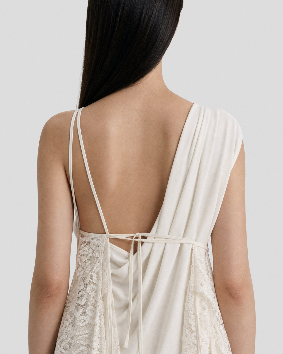 FLORAL CUTOUT TASSEL STRAP APRON