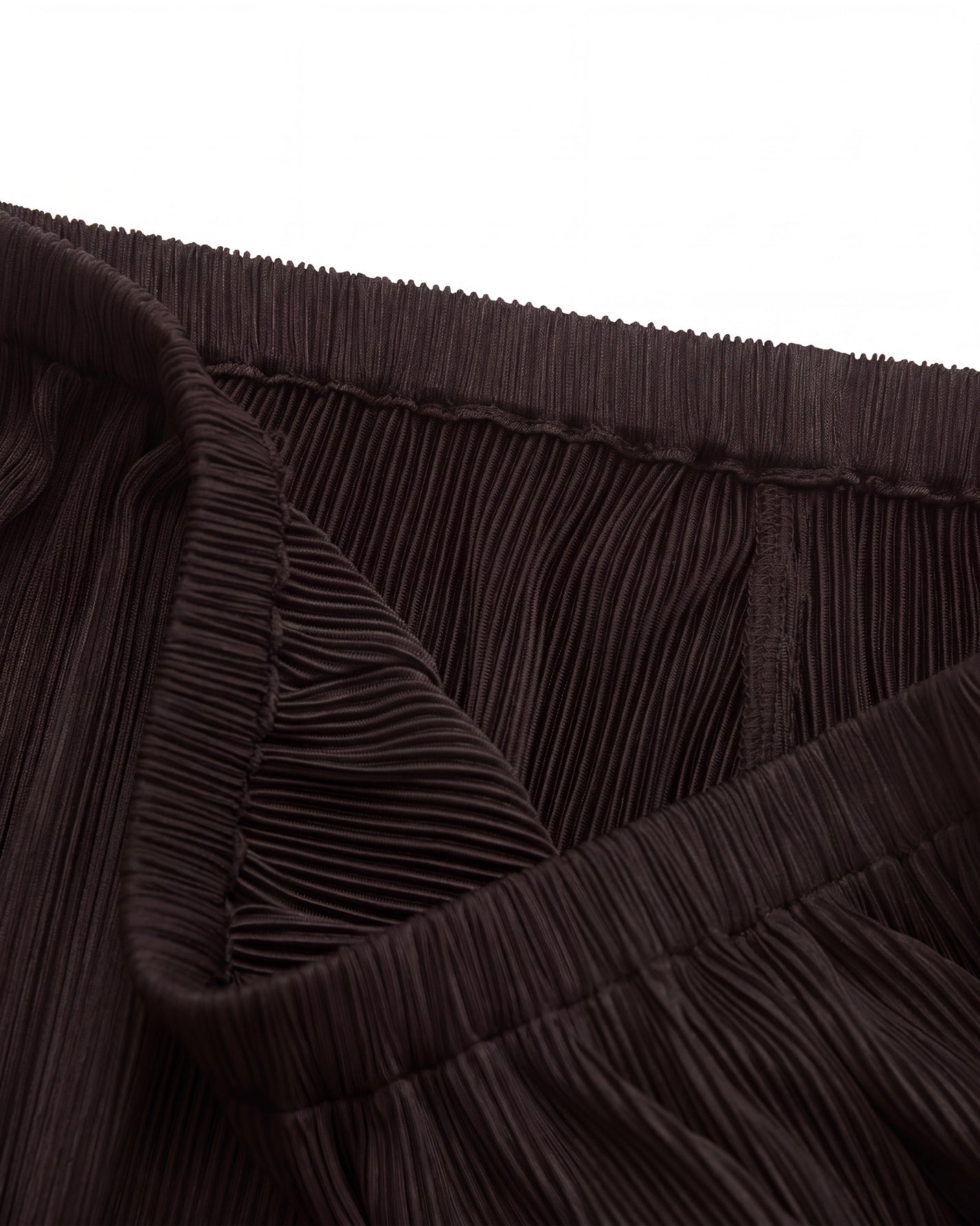 FINE PLEATED LONG LEG PANTS