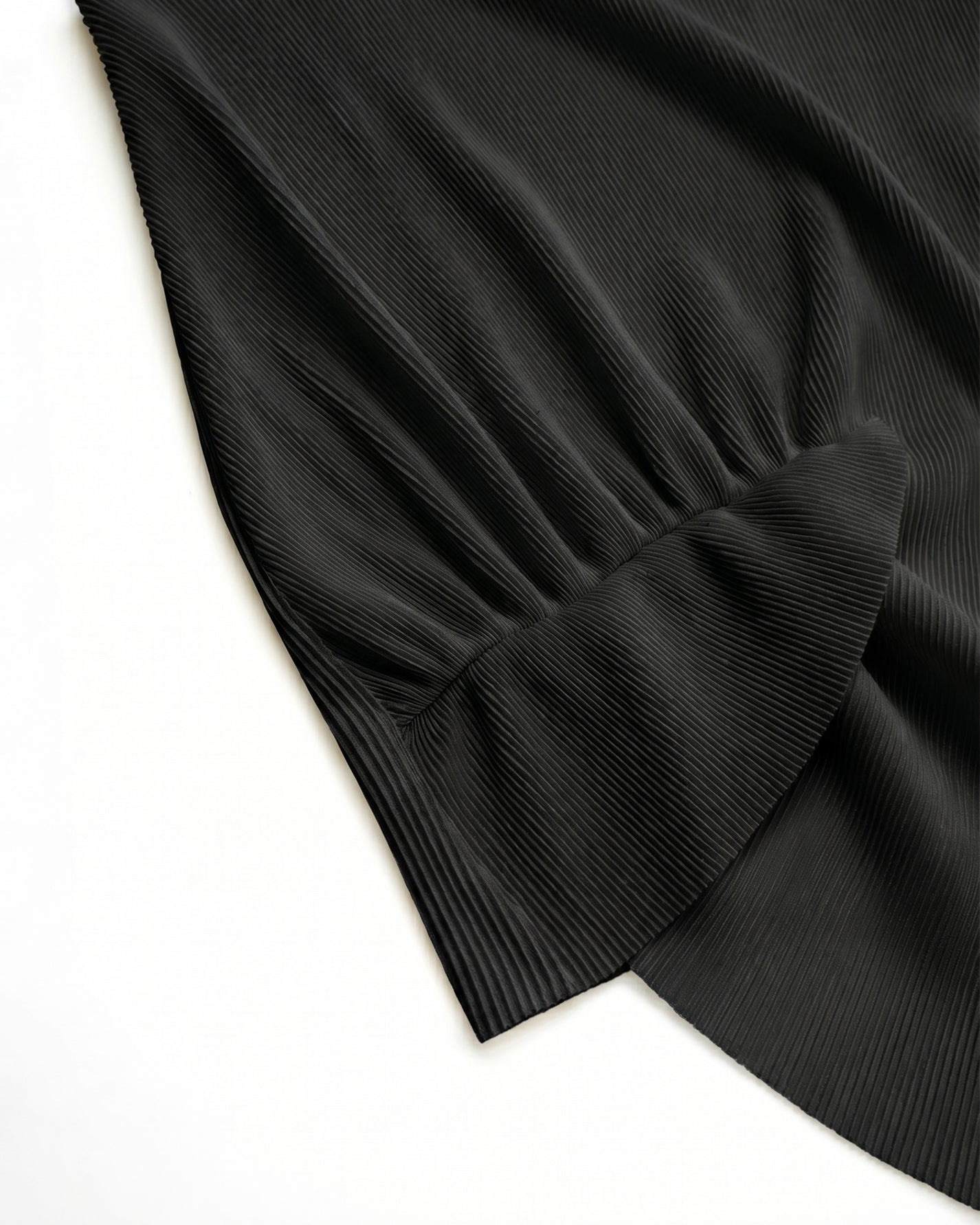 FINE PLEATED SIDE WAIST-CINCHING VEST